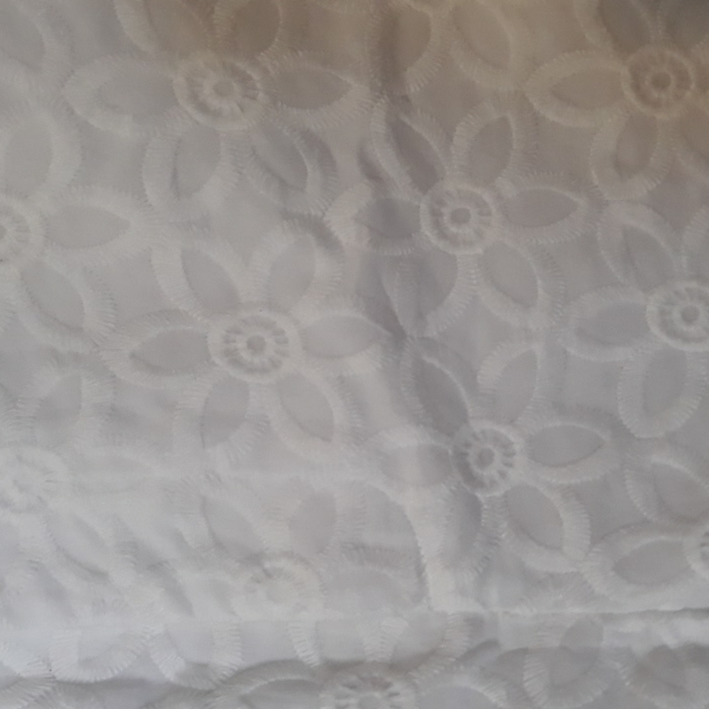 Brand new white shorts - Picture 2 of 3